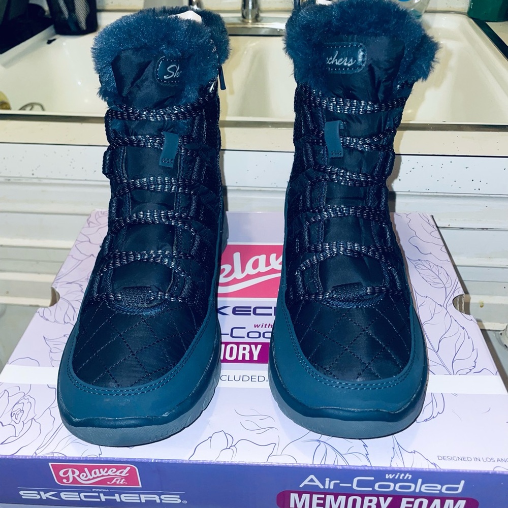 Navy Winter Boots with Fur Lining